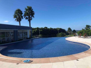 Casa NOVA, vista lagoa, piscina no condomínio